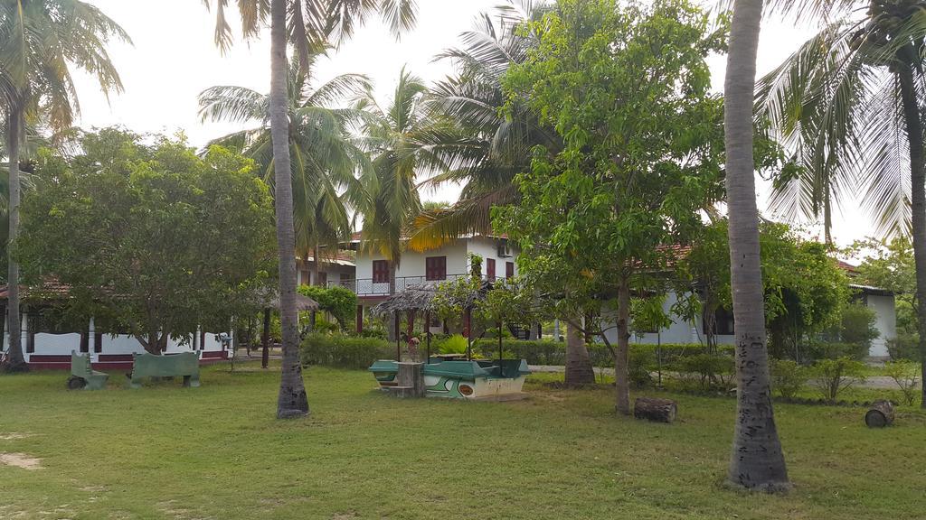 Ahsram Accommodations Passikudah Exterior foto